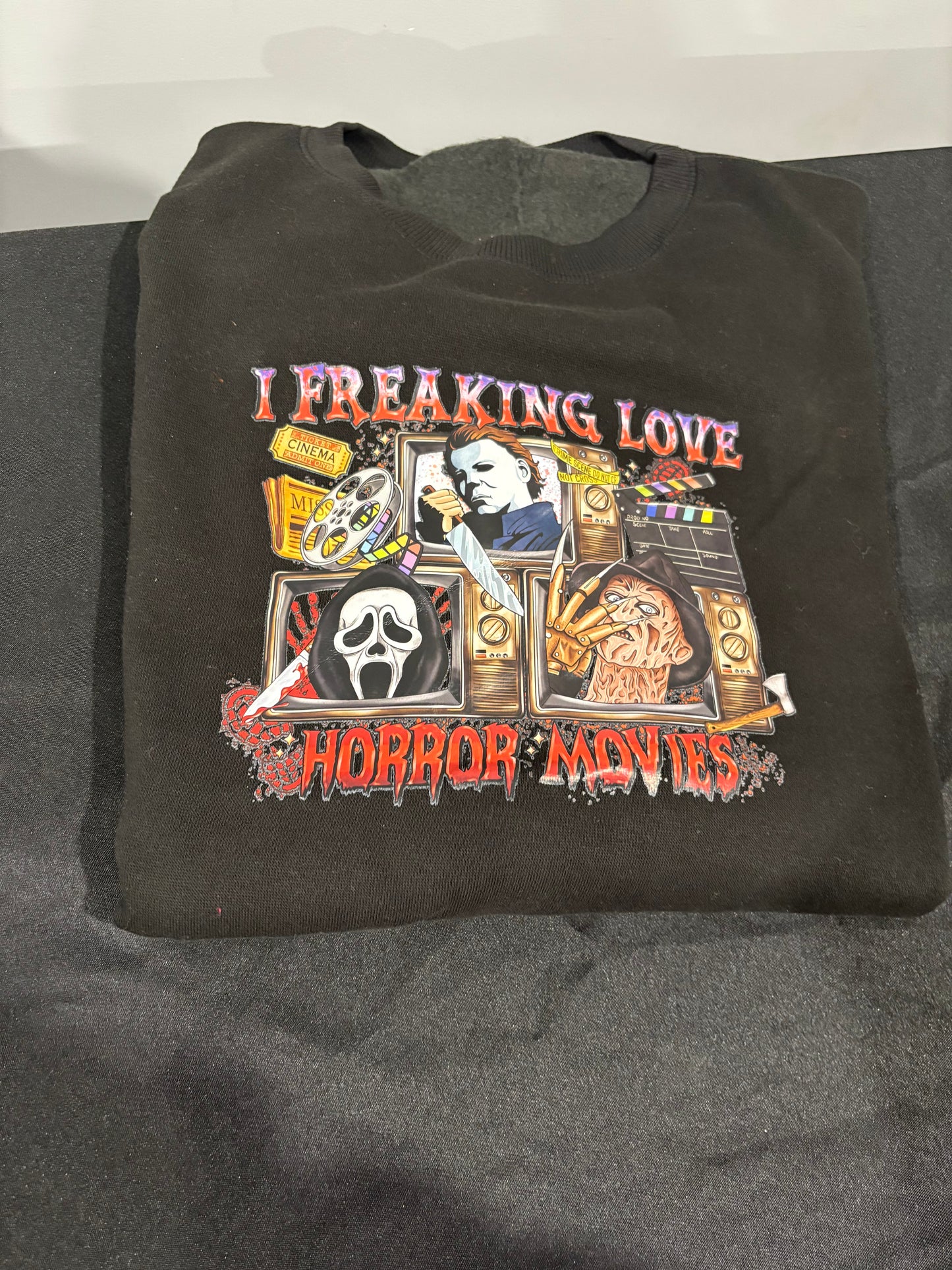 Freaking Love Horror Movies Crew XL