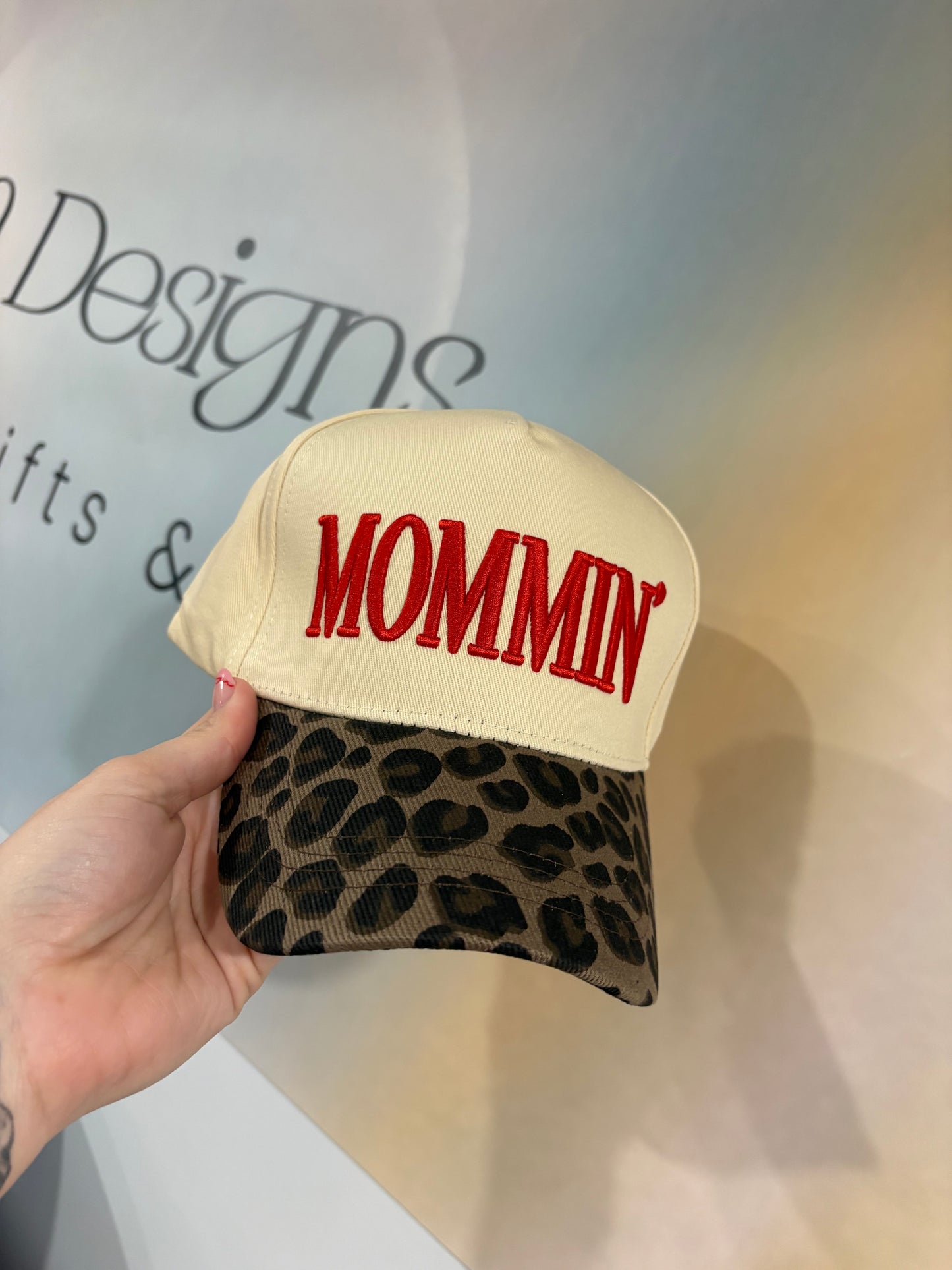 MOMMIN’ ballcap